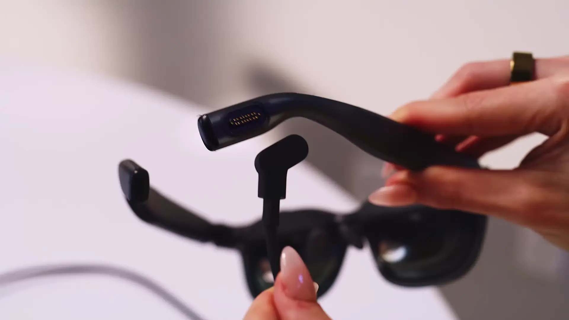 げーまーVITURE Amazon.com: VITURE Pro XR/AR Glasses, 135